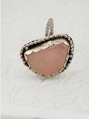 ROSE QUARTZ RING WITH EMBOSSED RING BAND HANDMADE IN STERLING SILVER SIZE 6.5